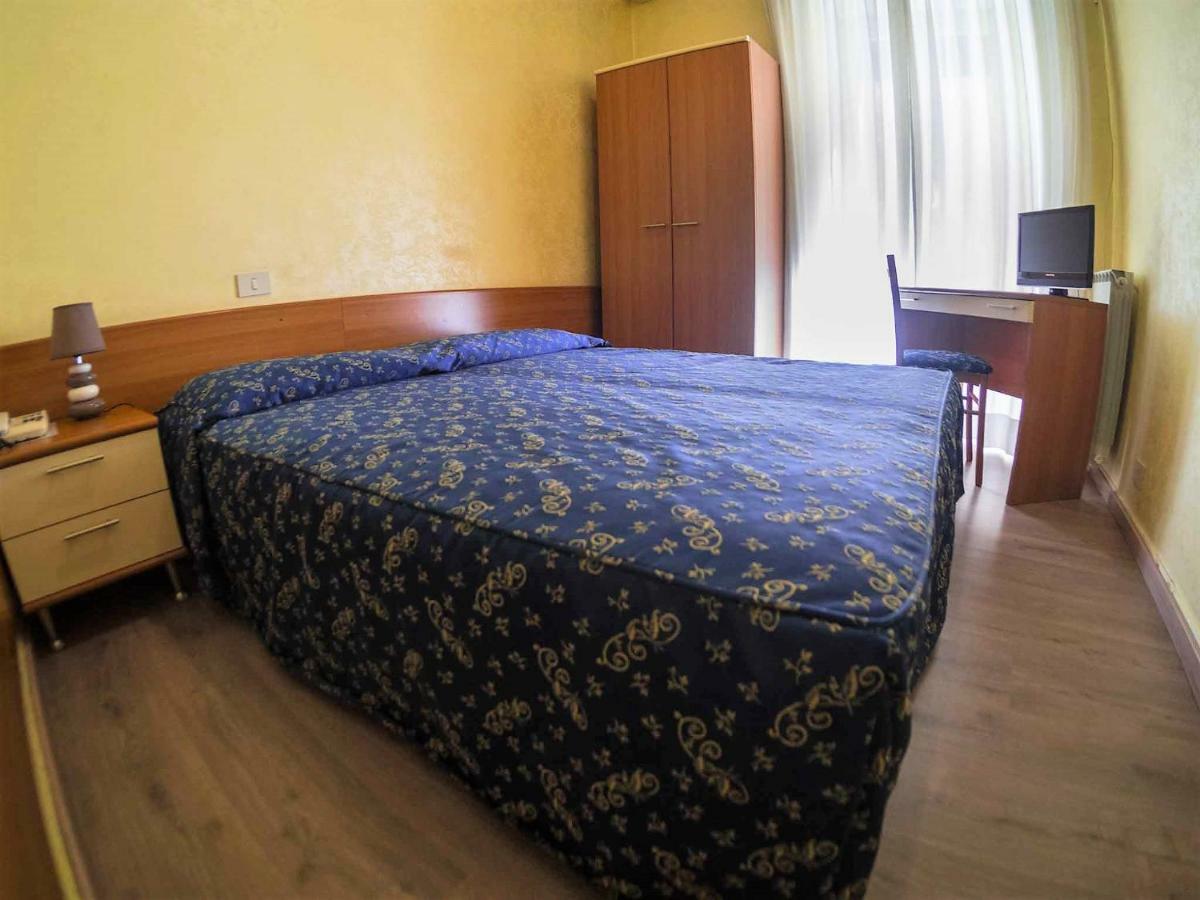 Albergo Dei Leoni Монтеротондо Экстерьер фото