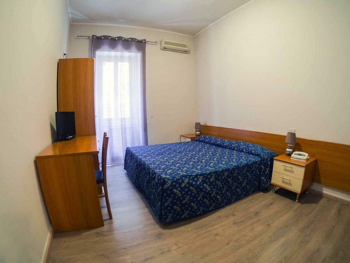 Albergo Dei Leoni Монтеротондо Экстерьер фото